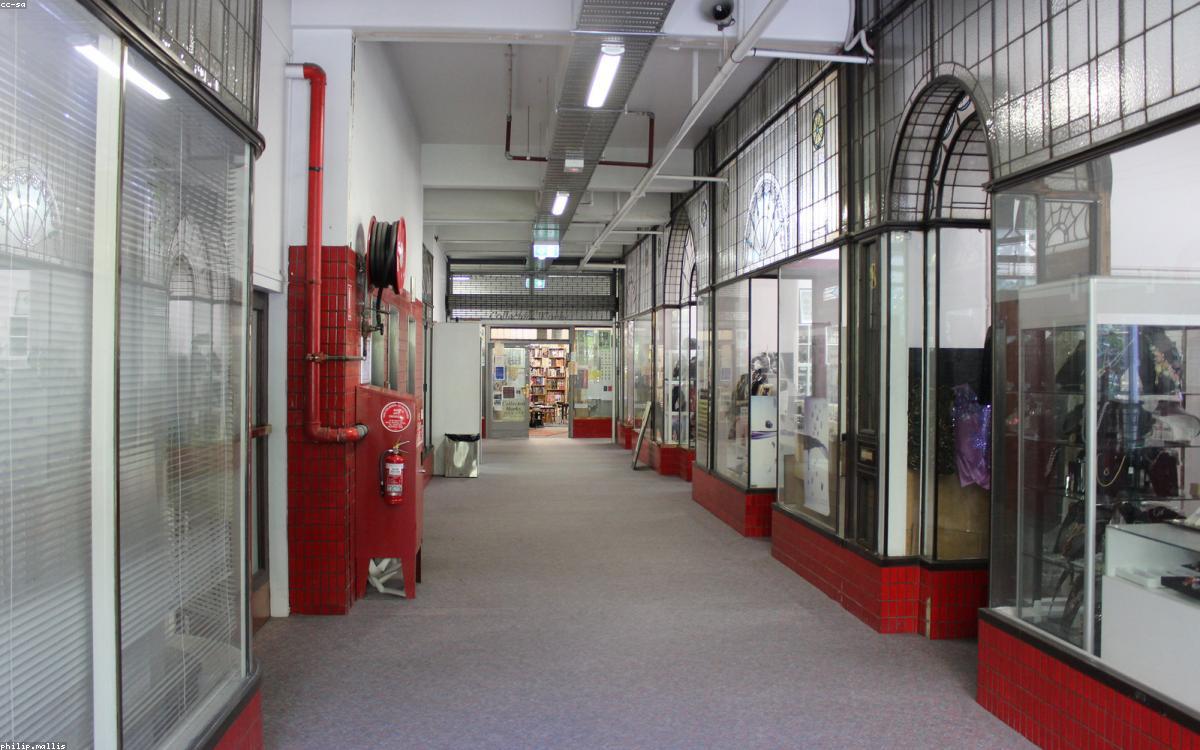Galeri Ruko Dua Lantai Veteran